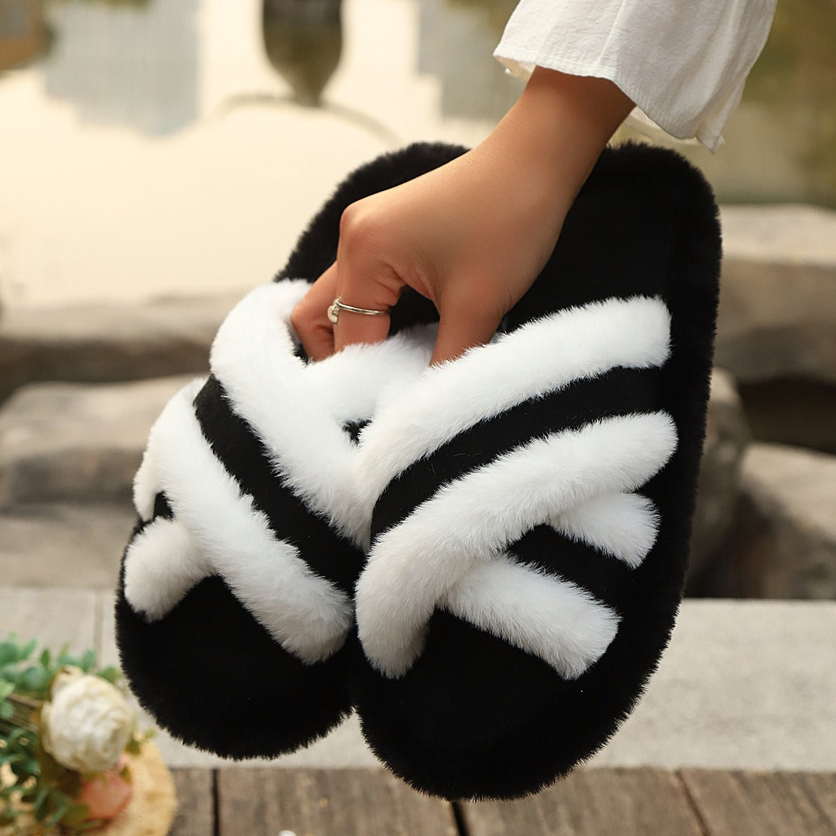 Fluffy Slippers Cross Strap Stitching Warm Casual Platform Slippers