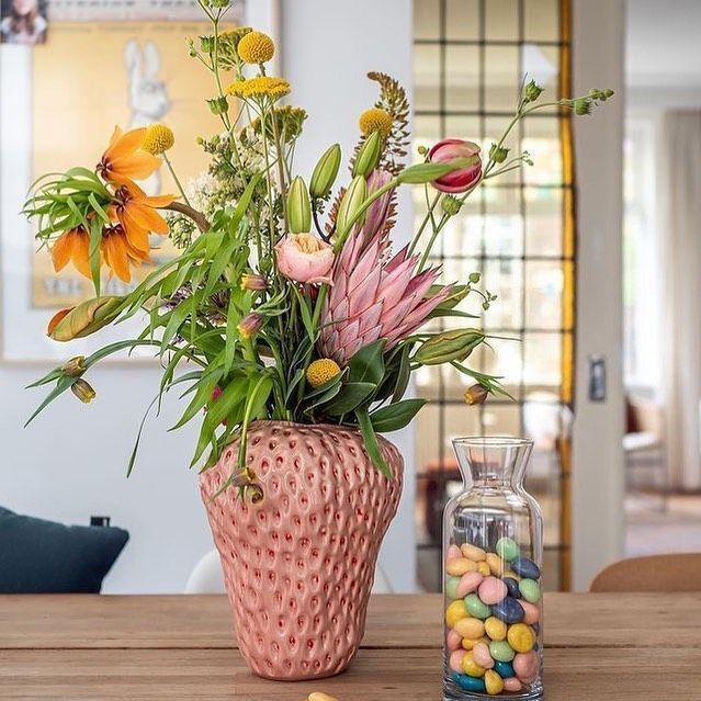 Creative Design Strawberry Ceramic Vase