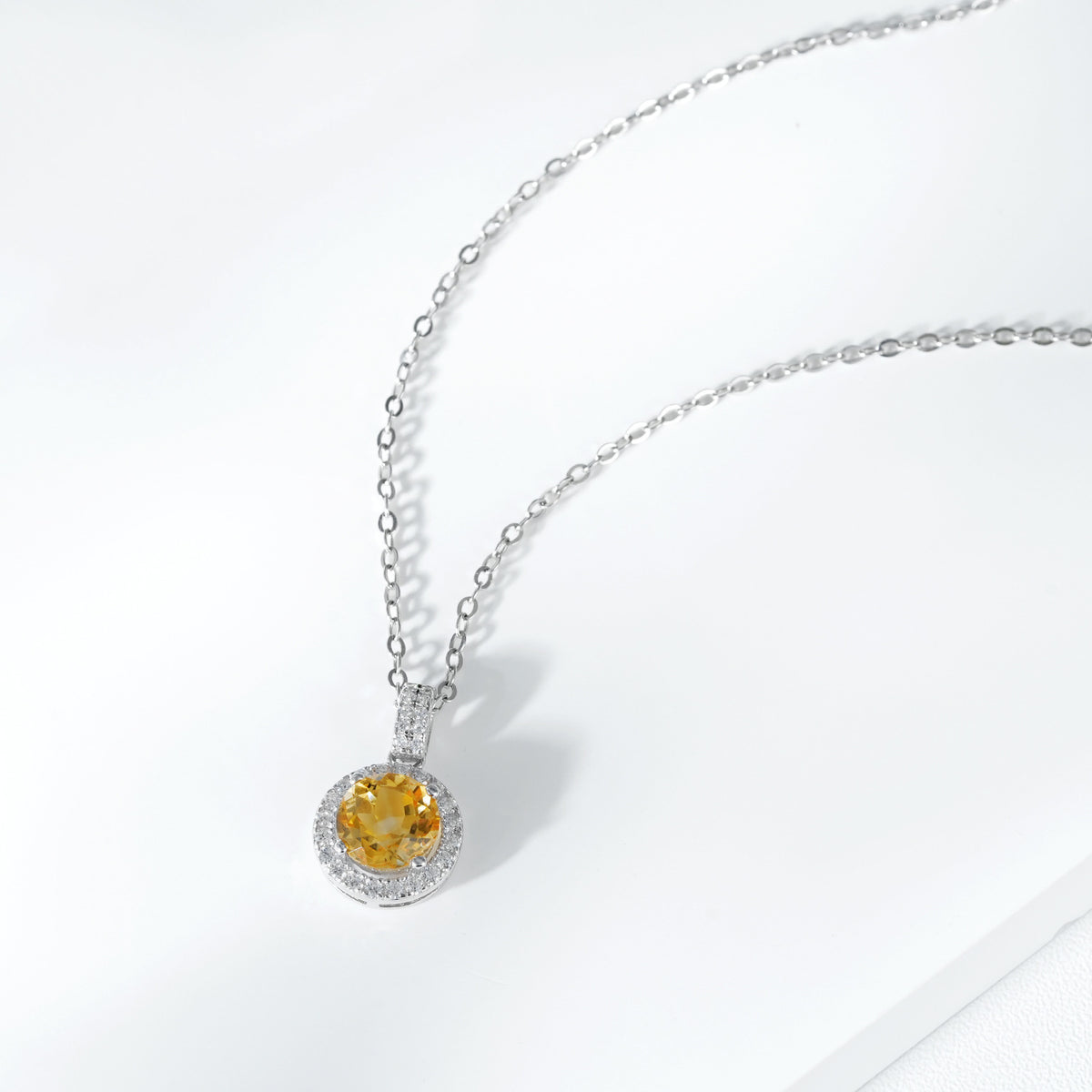 Luxurious Necklace Designed By A Small Group Of People, Korean Version, Simple Circular Pendant, 925 Silver With Natural Yellow Crystal Necklace