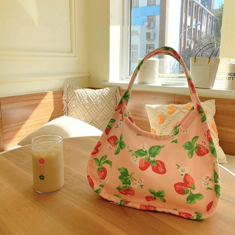 French Niche Strawberry Underarm Bag Design Sense