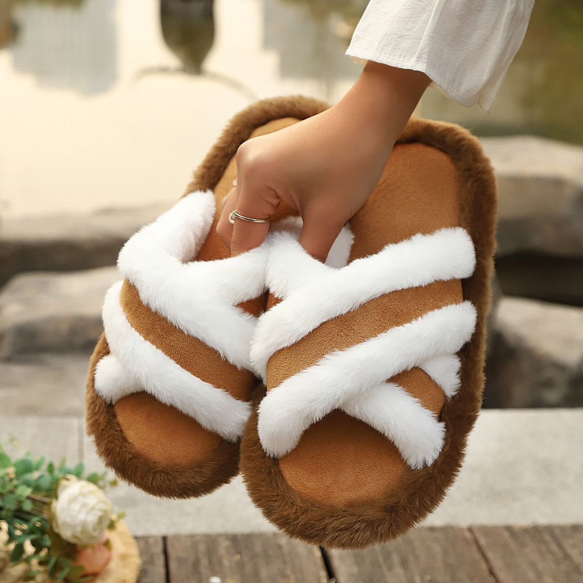Fluffy Slippers Cross Strap Stitching Warm Casual Platform Slippers