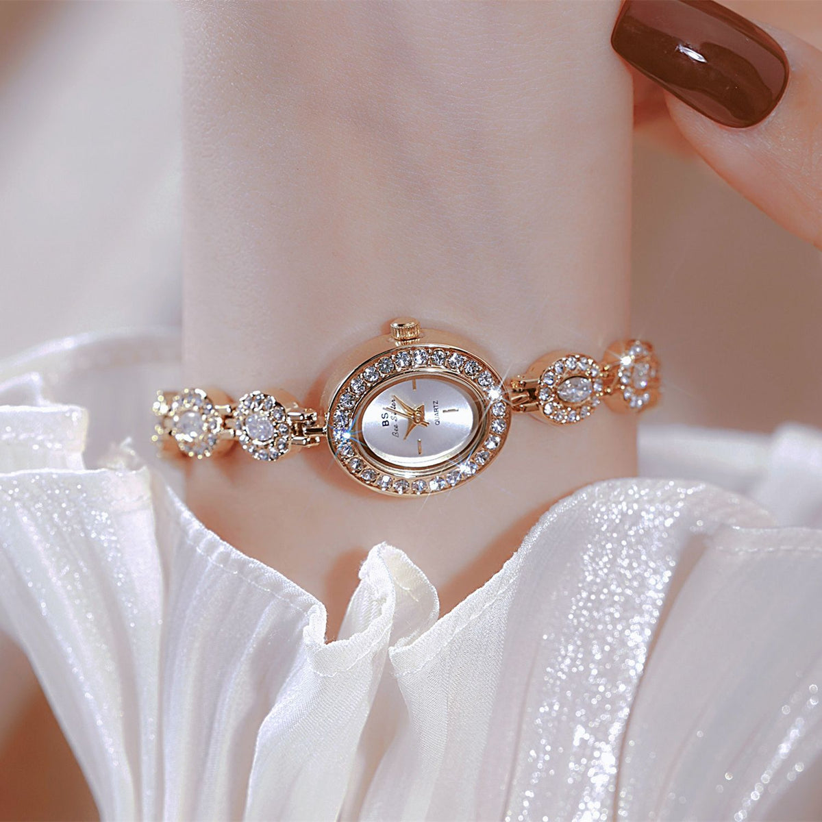Mid-Ancient Fashion Oval Colored Gems Rainbow Light Luxury Watch