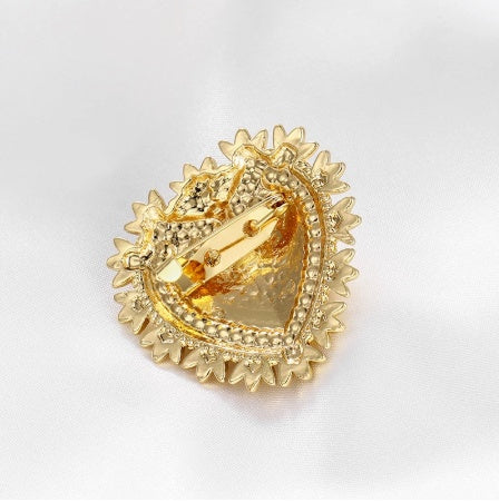 Brother Amashi The Same Camellia Brooch Letter Anti-Failure Five-Pointed Star Corsage Bee Brooch Accessories