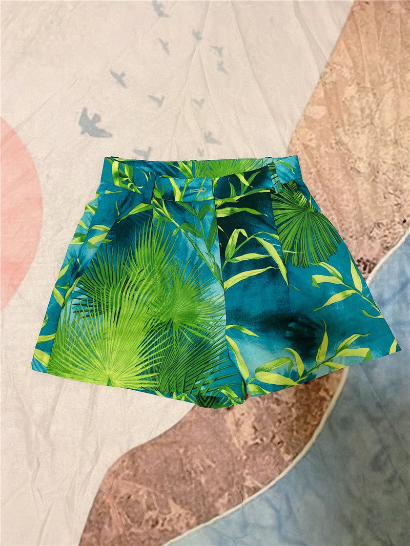 Fashion Medusa Button High Waist Shorts
