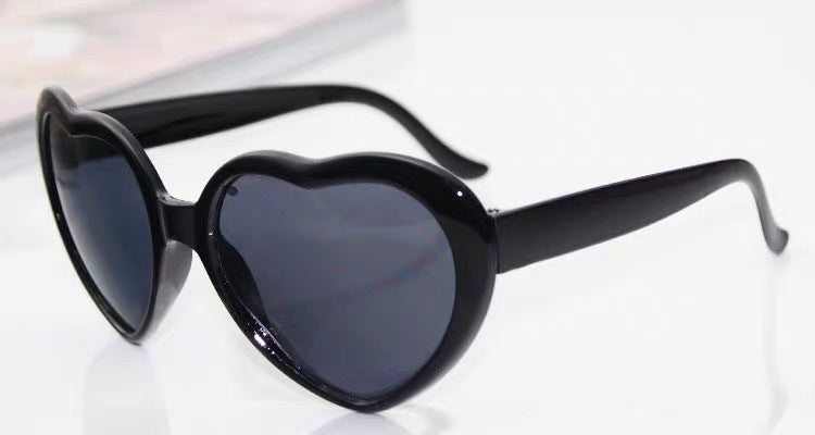 Heart-Shaped Lights Become Love Special Effects Glasses Sunglasses