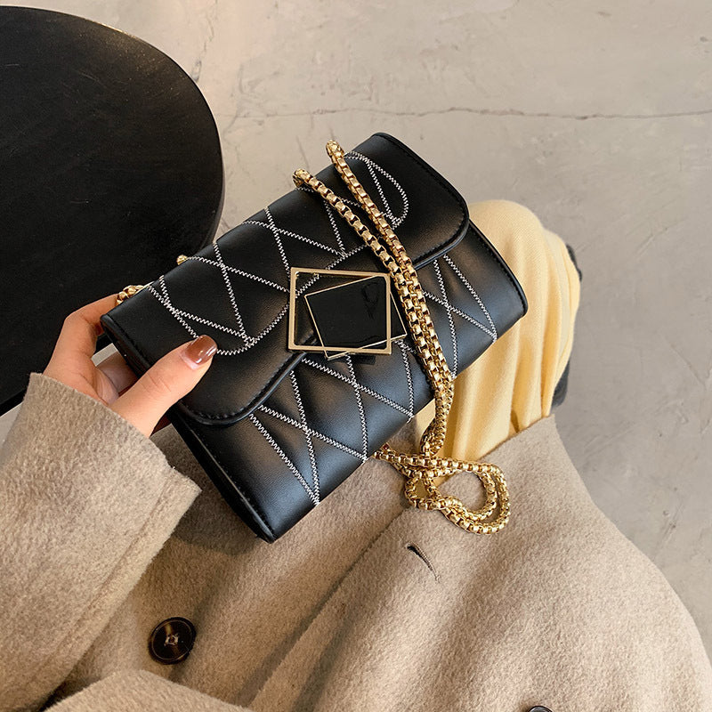 Chain Embroidered Thread With a Single Shoulder Bag