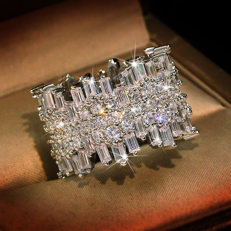 Women's Luxurious Irregular Micro Set Full Circle Zircon Ring