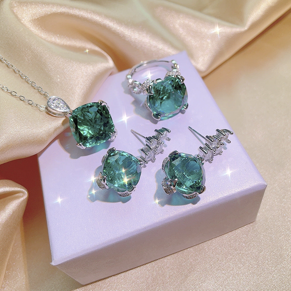 Aquamarine Topaz Pendant Yellow Diamond Suit