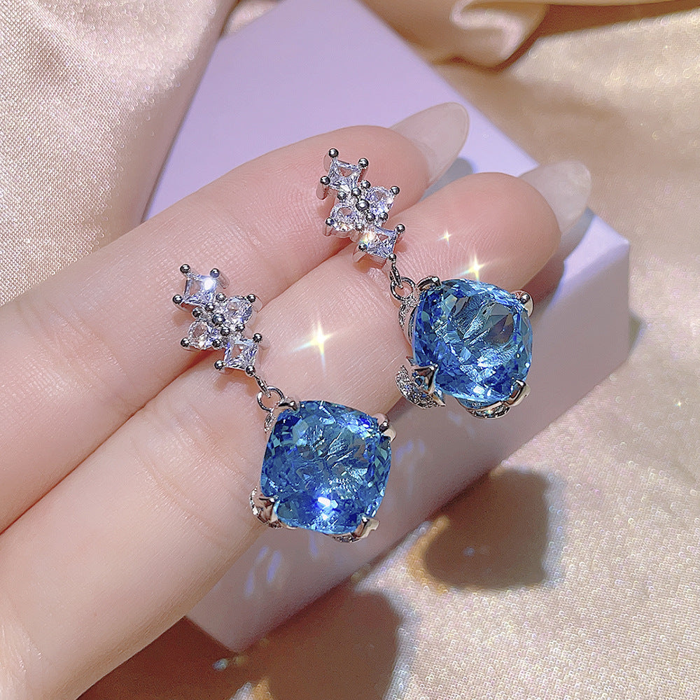 Aquamarine Topaz Pendant Yellow Diamond Suit