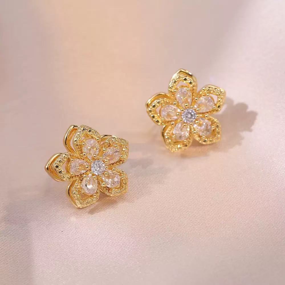 Design Rotating Flower Niche Zircon Internet Influencer Stud Earrings