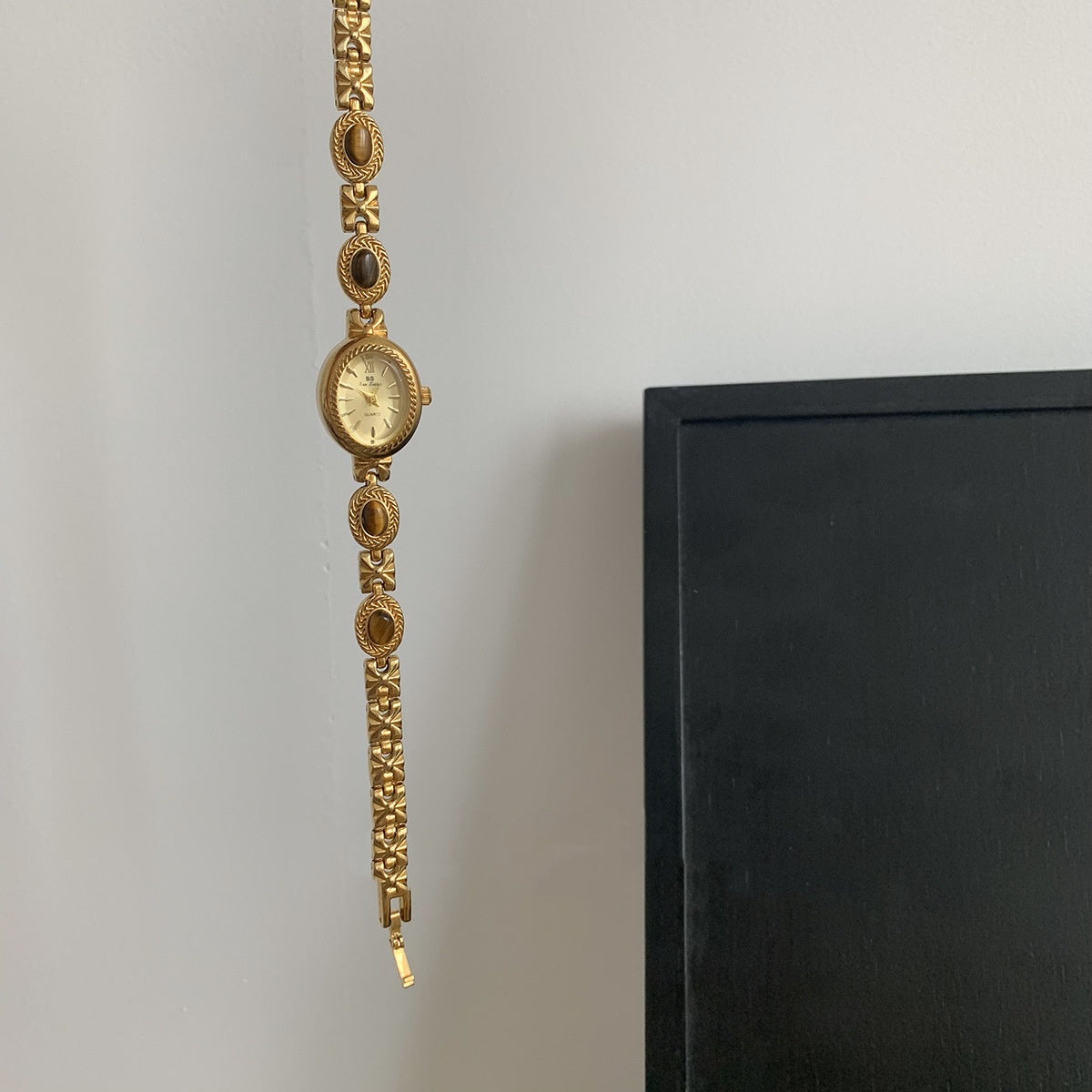 Niche Retro Women's Watch