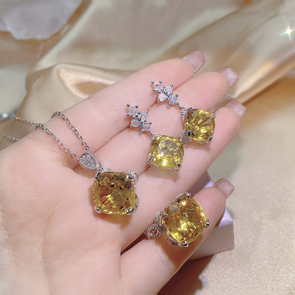 Aquamarine Topaz Pendant Yellow Diamond Suit