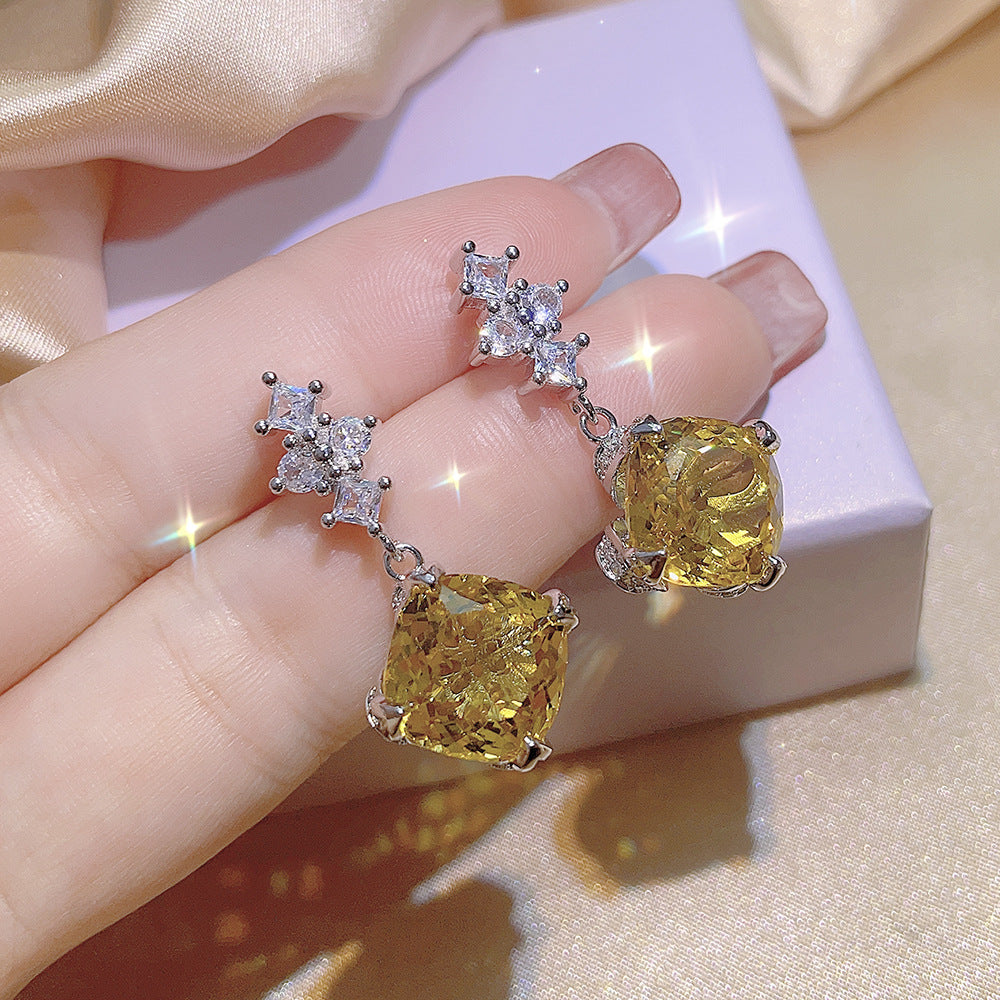Aquamarine Topaz Pendant Yellow Diamond Suit